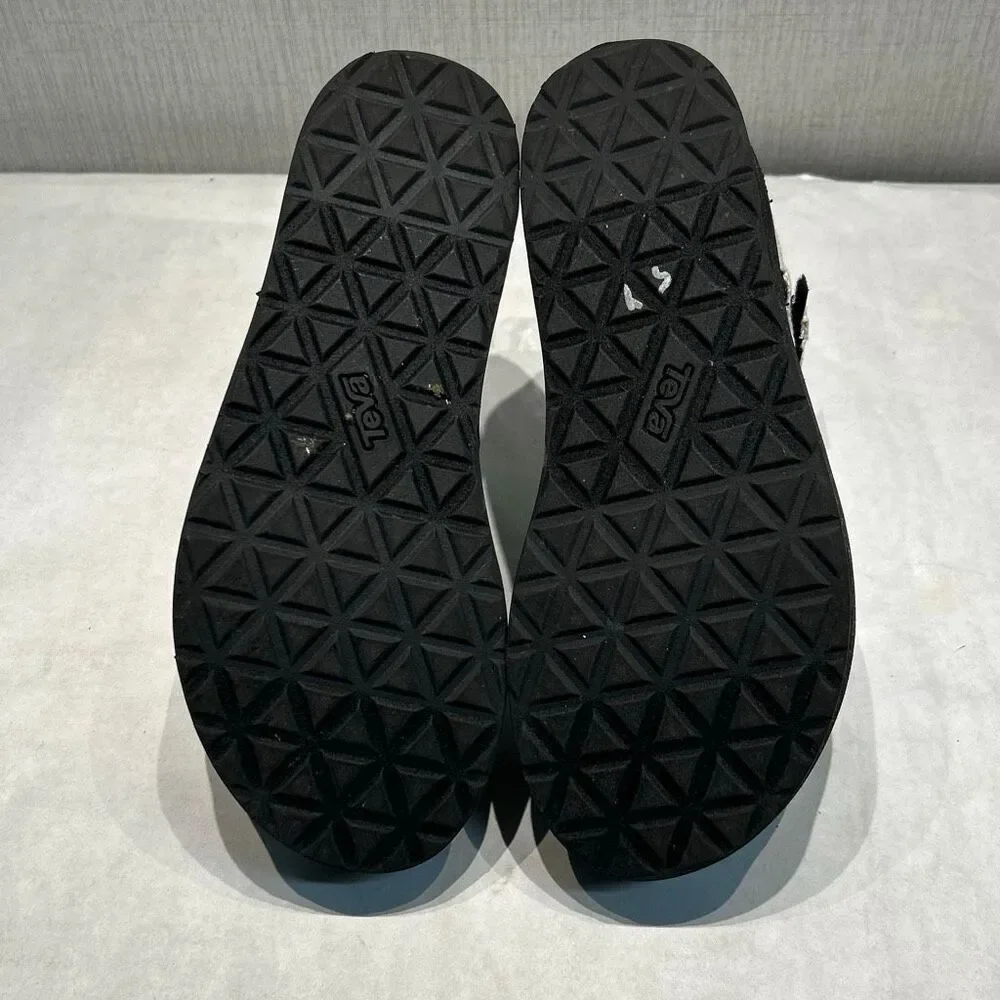 Teva Flatform Sandals Gray Daisy Flowers Floral